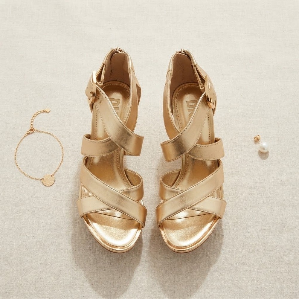 DKNY Strappy Block Heel Sandals Womens 6.5 Gold Metallic K1366371 Evening Party